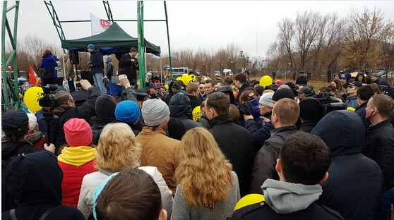 Навальный опоздал на митинг