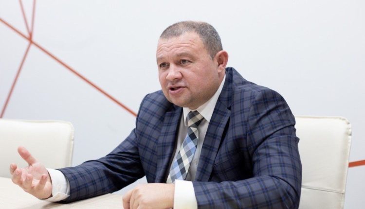 Челябинский чиновник, замешанный в коррупционном скандале, четыре года скрывает декларации о доходах. ВИДЕО