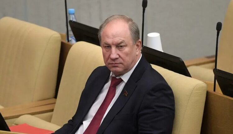 Госдума разрешила снять депутатскую неприкосновенность с коммуниста Рашкина