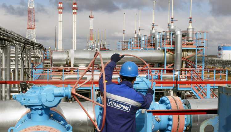 «Газпром» заявил о прекращении поставок газа в Польшу и Болгарию