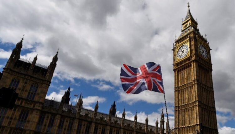 Великобритания внесла в санкционные списки по РФ шесть физических лиц и один новостной сайт