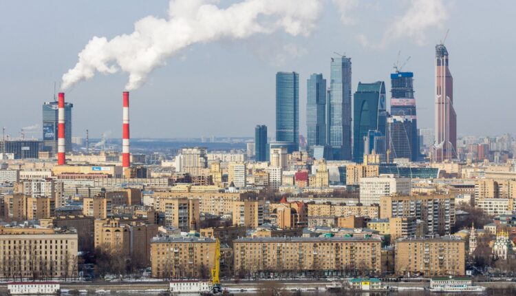 Власти Москвы ожидают падения городской экономики на 3-4% по итогам года
