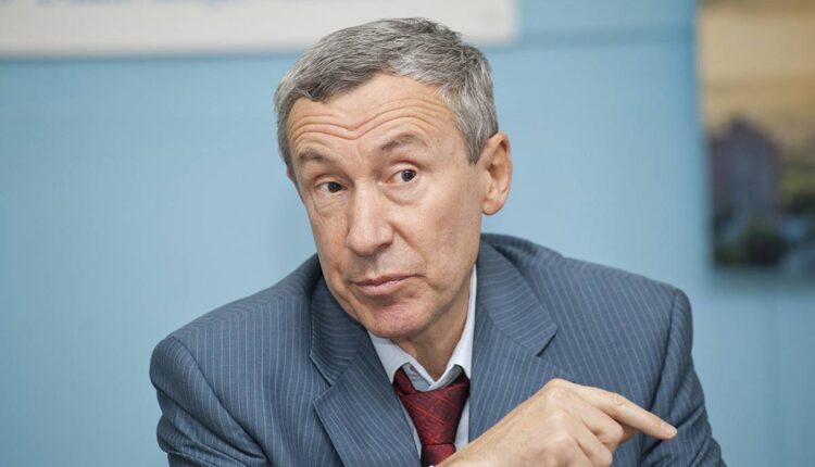 Сенатор Климов предложил считать иноагентами всех, кто уехал после начала СВО