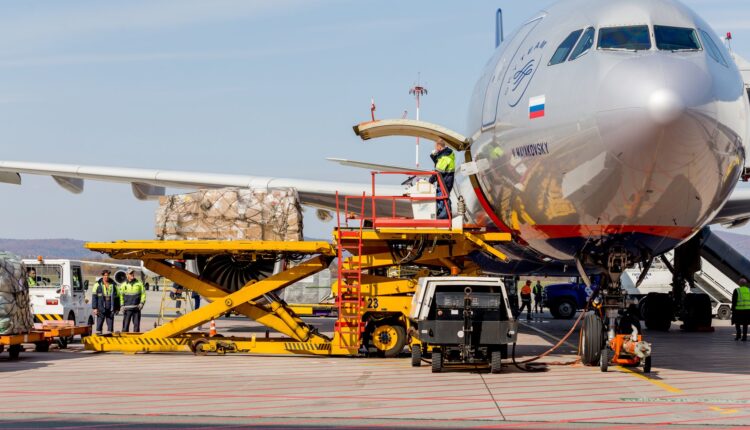 На 60% уменьшился объем грузовых авиаперевозок в России
