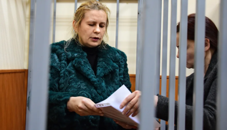 Бывшая помощница Дворковича была приговорена к 12 годам лишения свободы за взятку